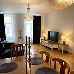 Historical Zaffir House - Market Square Holiday home *