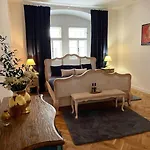 Historical Zaffir House - Market Square Holiday home *