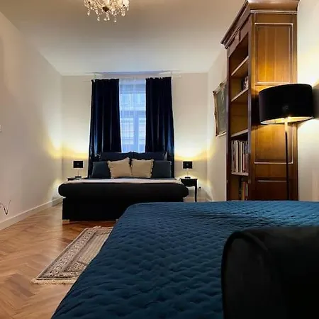 Historical Zaffir House - Market Square Hébergement de vacances